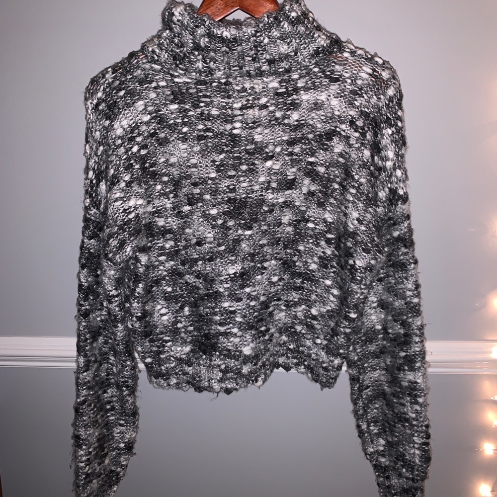 Hollister Sweater - Picture 2 of 3